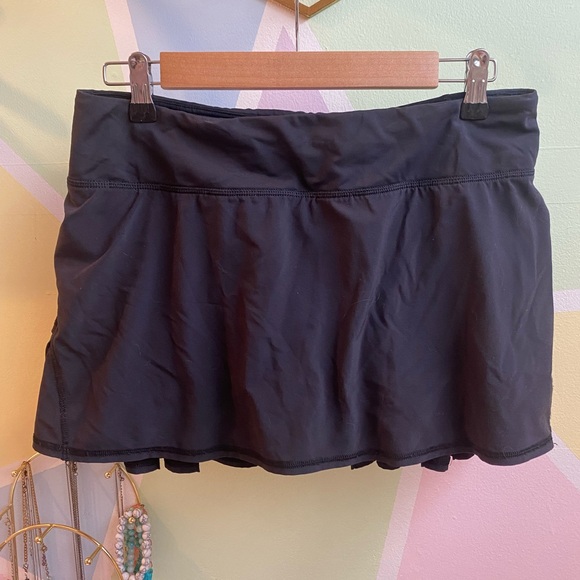 Lululemon Ruffle Back Skort - Picture 2 of 7